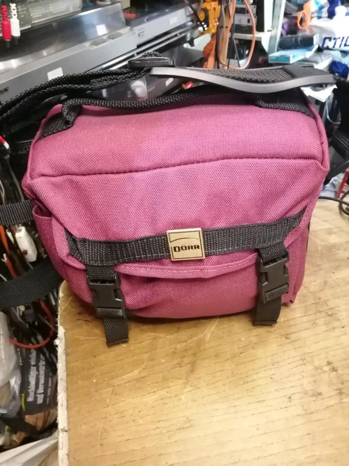 SONY CCD-TR550E, Videocamera Hi8 und Video 8, mit Zubehör!!!