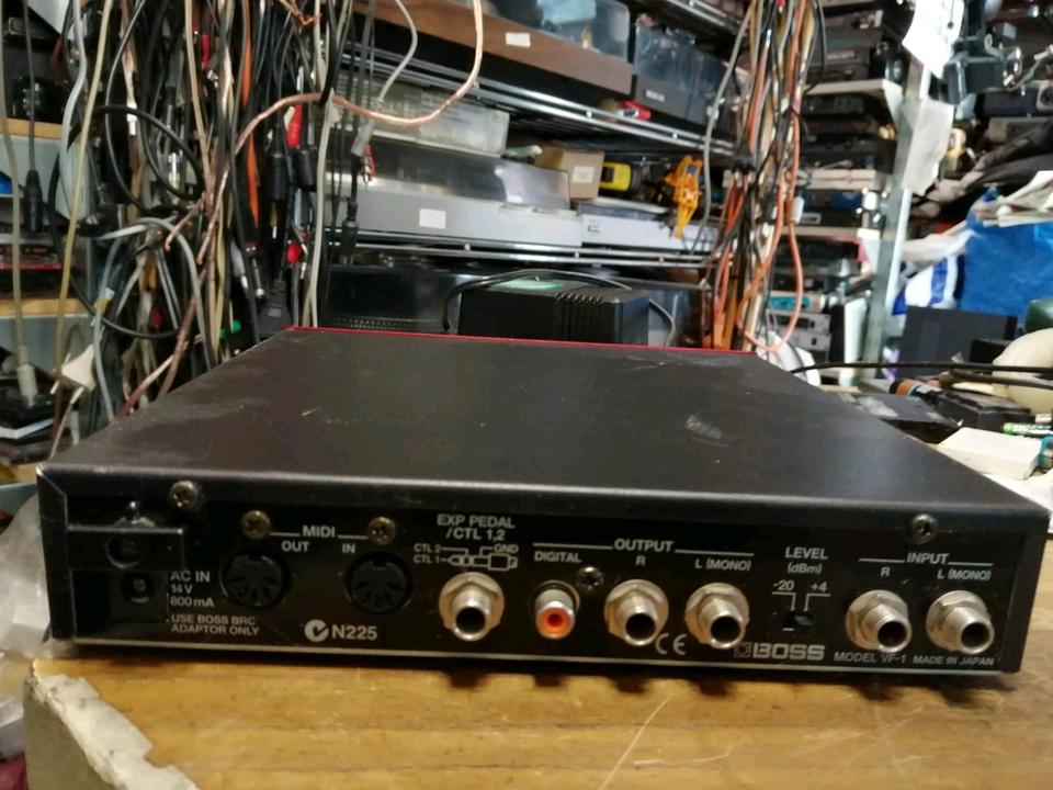 BOSS VF-1, 24-BIT Effekt-Gerät mit Original-Adapter!!