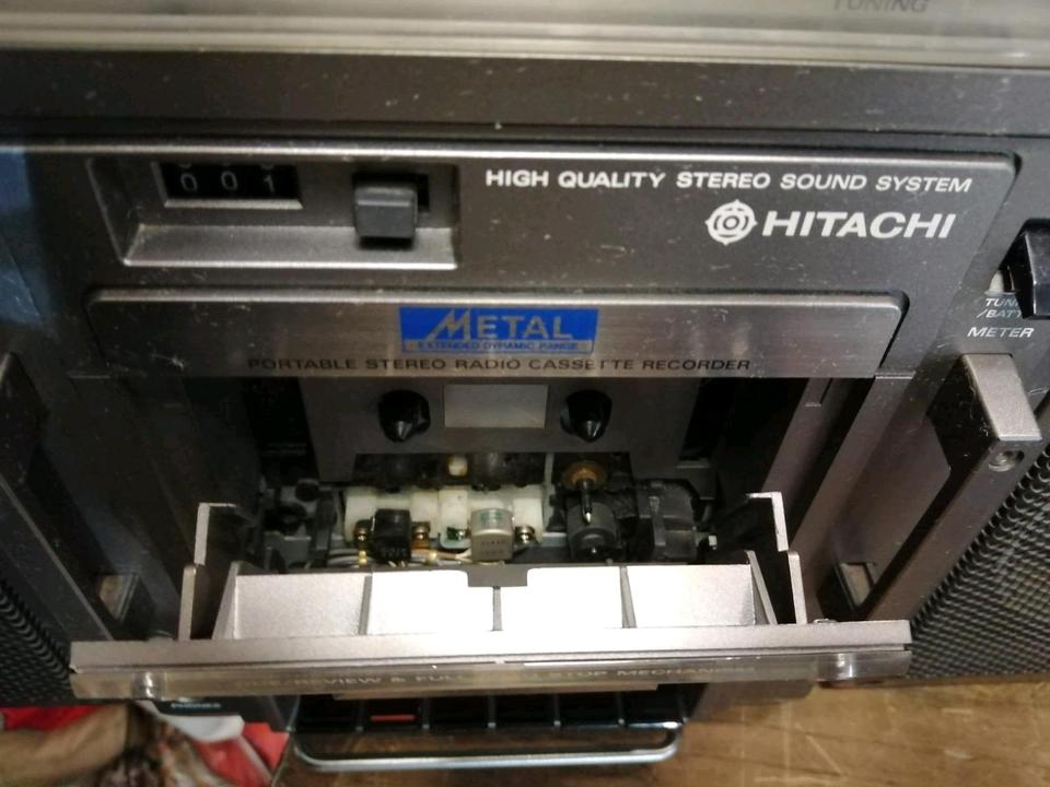 HITACHI TRK-914OE, Radio-Cassetten-Recorder, etwas DEFEKT!!!