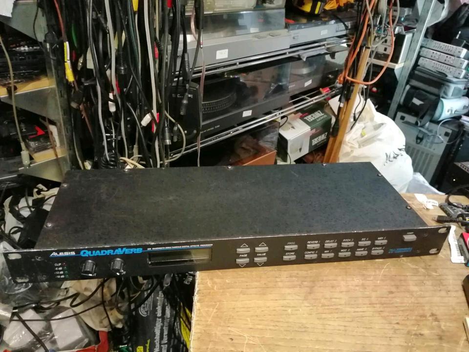 ALESIS QUADRO VERB, ohne Adapter, DEFEKT!!!