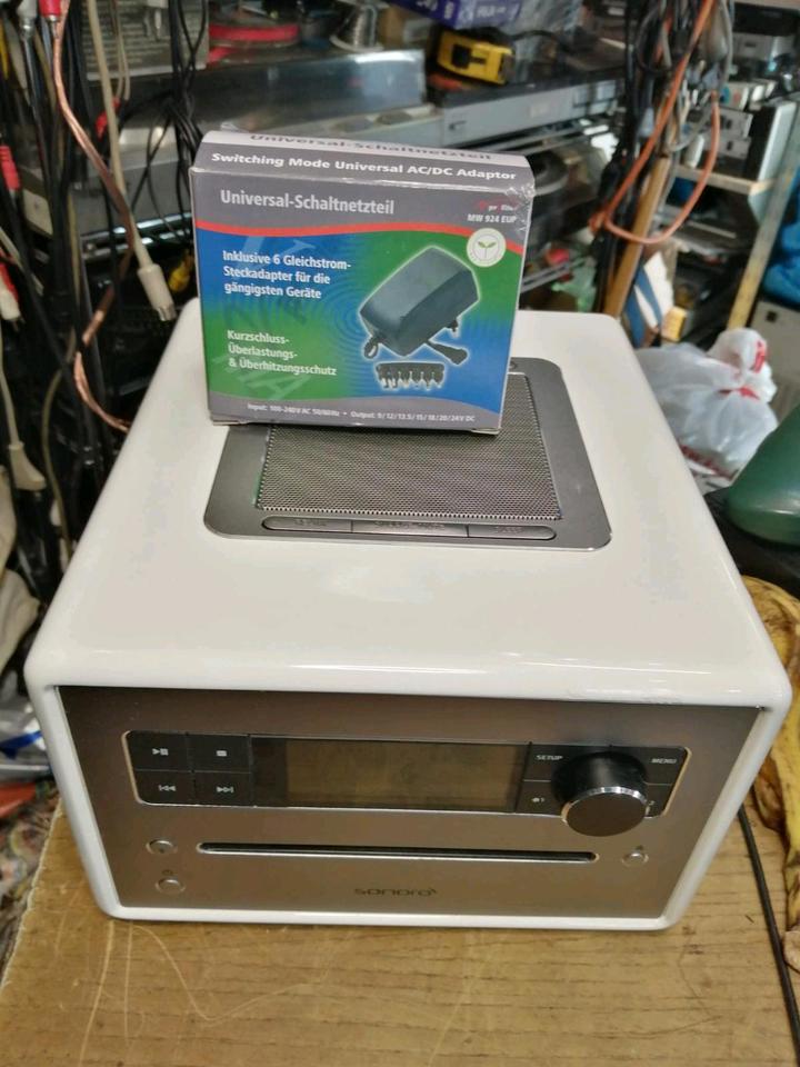 SONORO QUBO-220, CD Digital Radio mit Universal-Adapter (NEU)