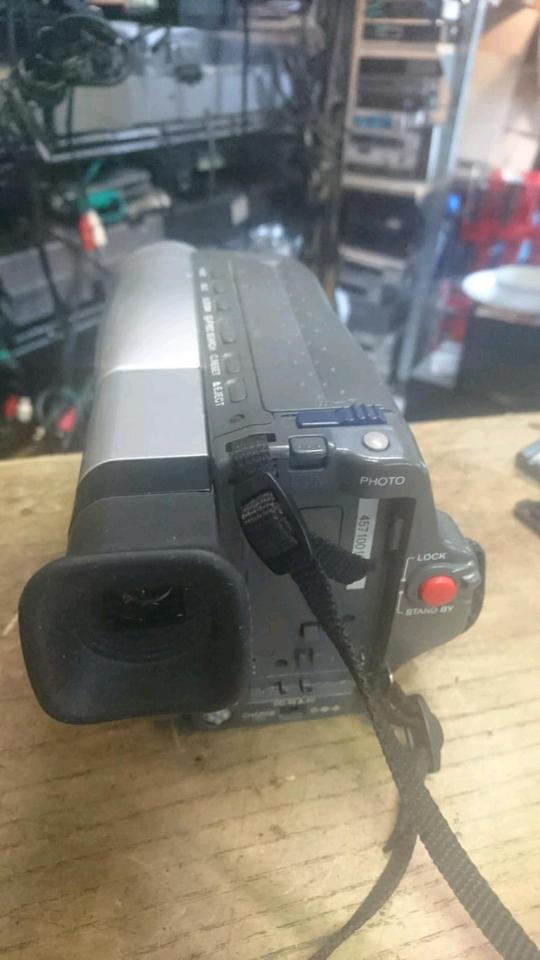CANON V65 HiE, Videocamera Hi8 und Video 8, mit Zubehör!!