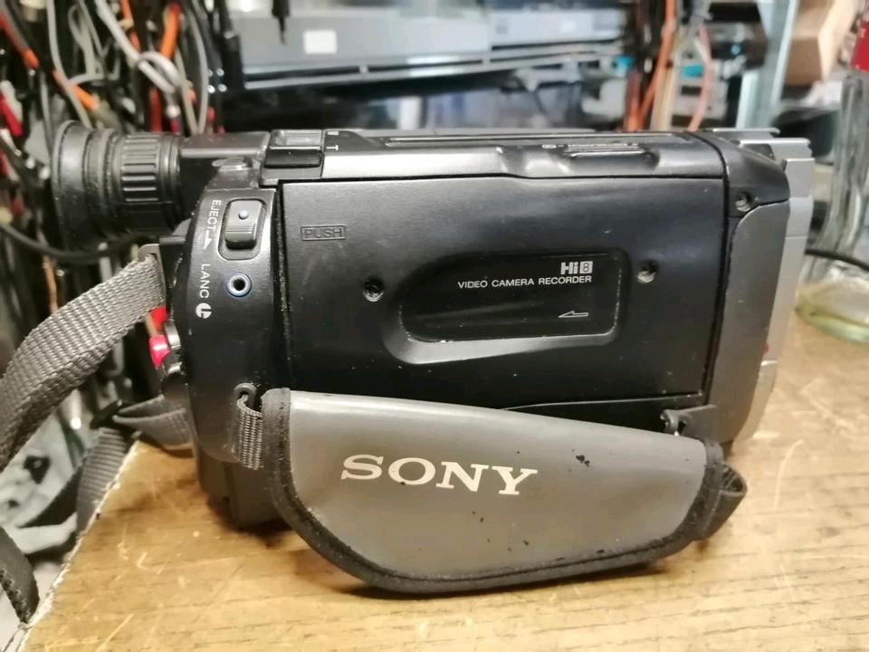 SONY CCD-TRV69E, Videocamera Hi8 +Video 8, mit Zubehör!!!
