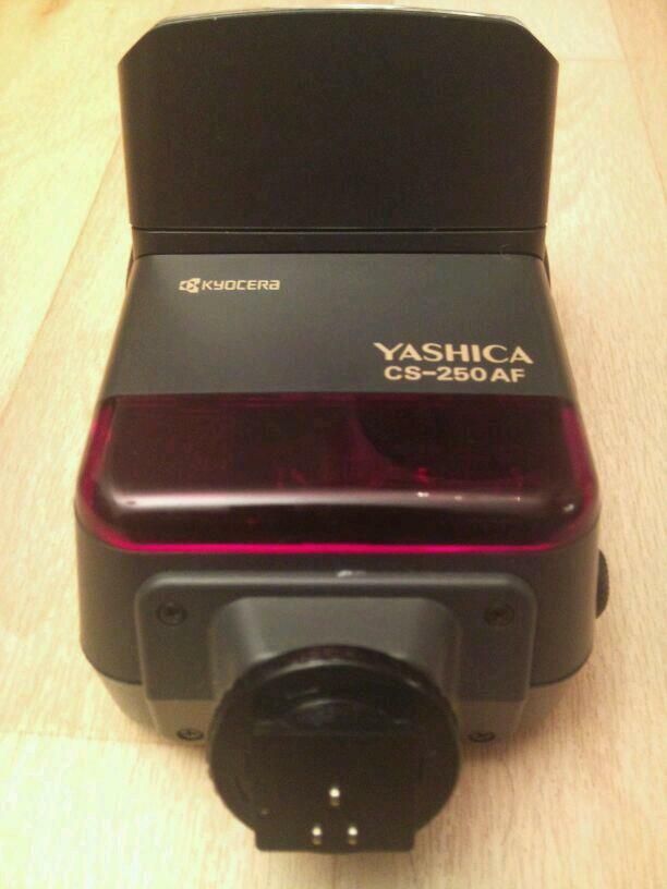 YASHICA CS-250 AF; Blitzgerät; sehr guter Zustand!!