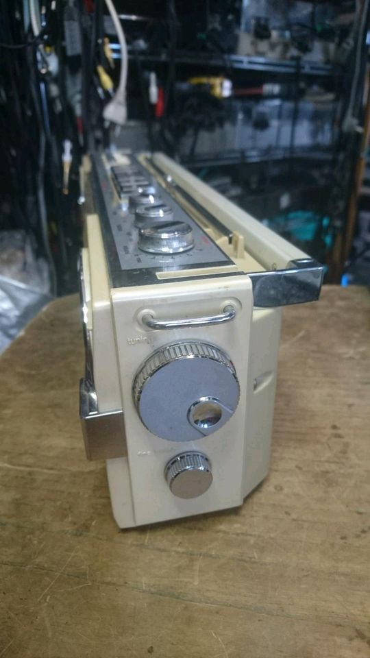 SHARP GF-7H, Radio-Cassettenrecorder, etwas DEFEKT!!!