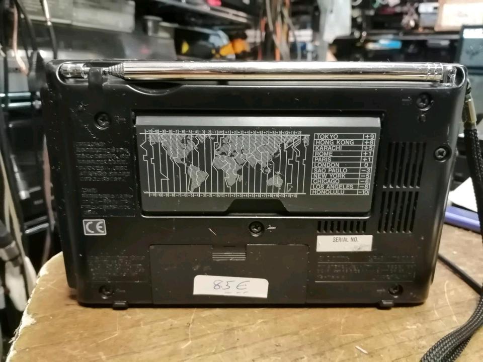 SONY ICF-SW7600G, PLL World Receiver OHNE Adapter!