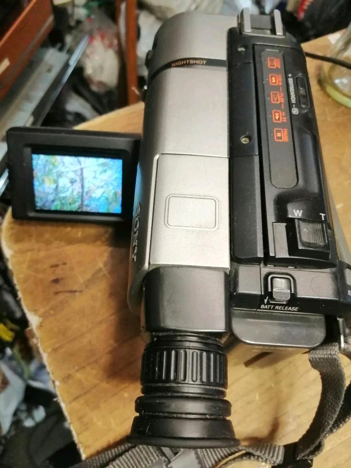 SONY CCD-TRV69E, Videocamera Hi8 +Video 8, mit Zubehör!!!