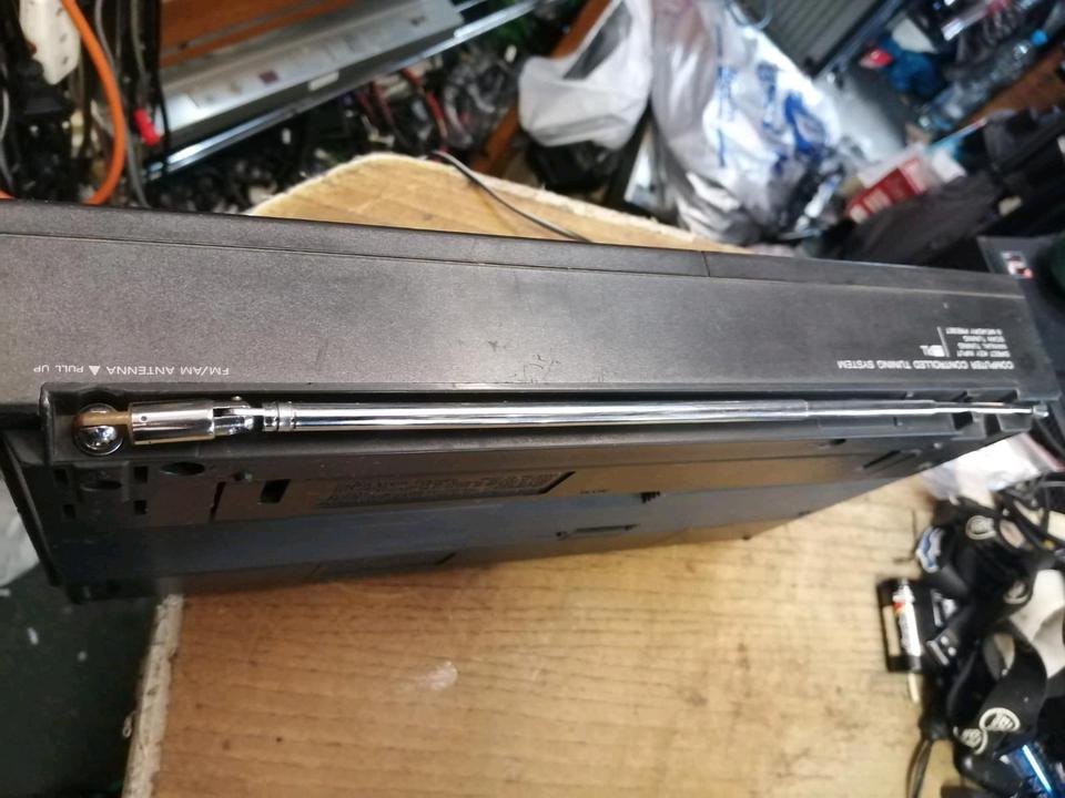 SONY ICF-2001, FM/AM PLL Synthesized Receiver, Universal-Adapter!