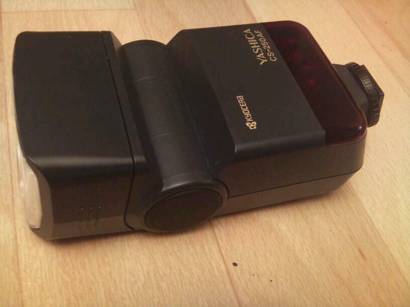 YASHICA CS-250 AF; Blitzgerät; sehr guter Zustand!!