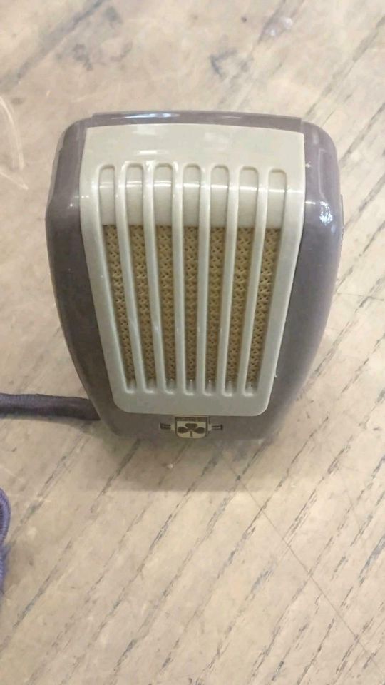 GRUNDIG GDM 10, dynamisches Mikrofon, Kabel mit alten Stecker
