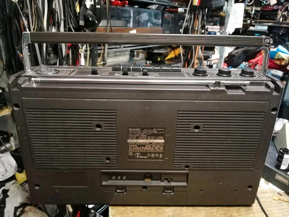 SHARP GF-616H, Radio-Cassetten-Recorder, etwas DEFEKT!!!