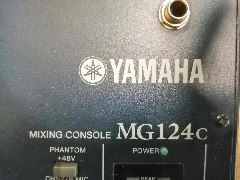 YAMAHA MG-124c, Mixer mit Original-Adapter!!!