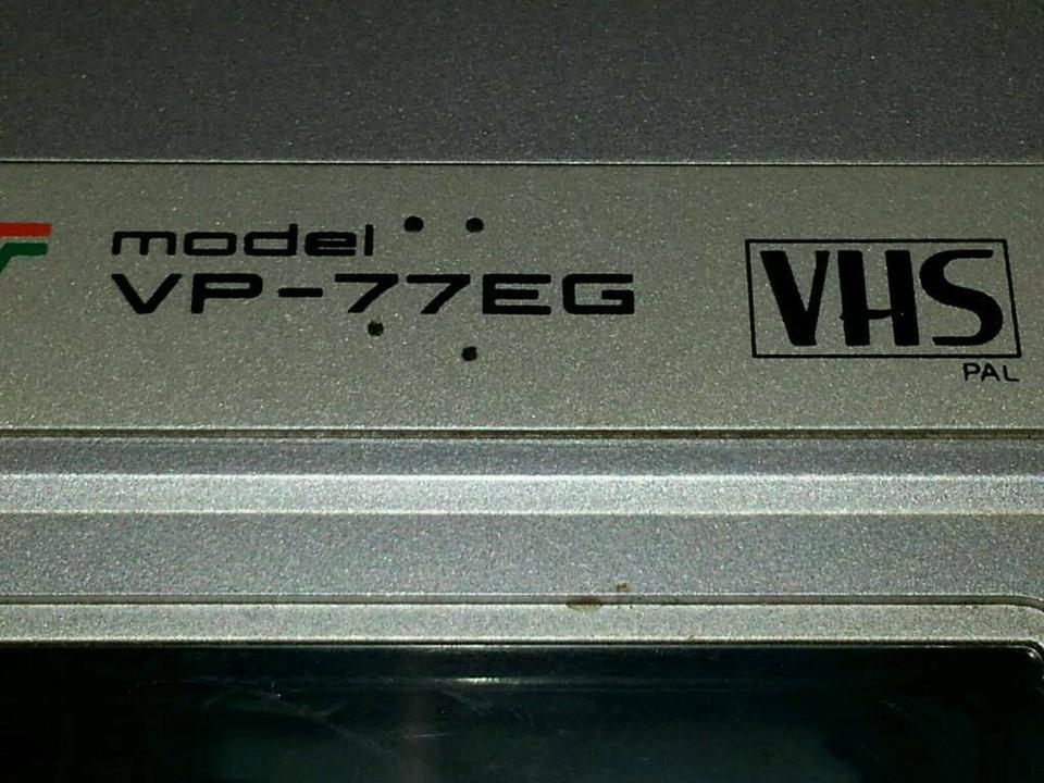 AKAI VP-77EG Videorecorder + AKAI VU-77EG TV Tuner Adapter, toll