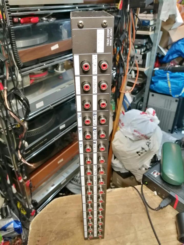 TASCAM PATCH BAY PB-32R, cinch in/out