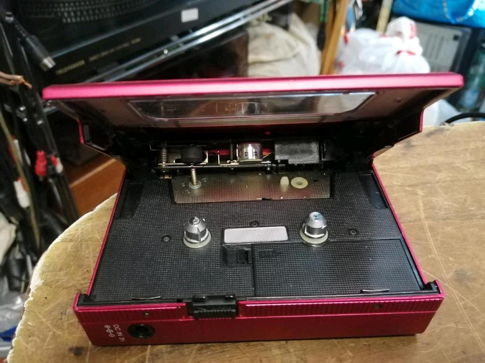 SONY WM-DDII Walkman ohne Adapter, etwas DEFEKT!!!