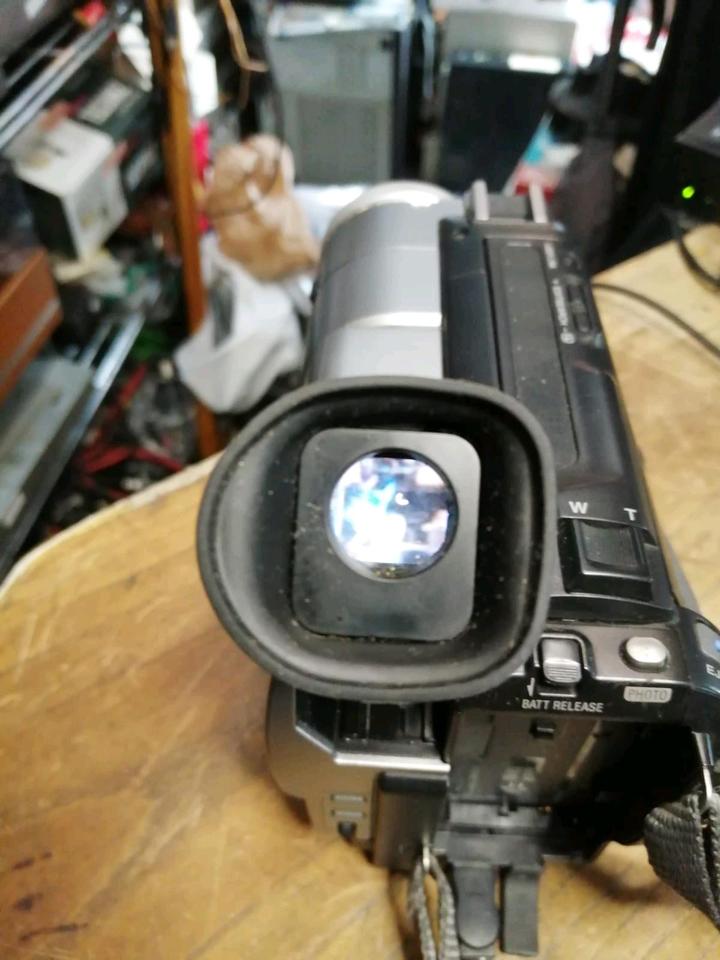 SONY DCR-TR7000E PAL, Videocamera Hi8 und Video 8, mit Zubehör!!