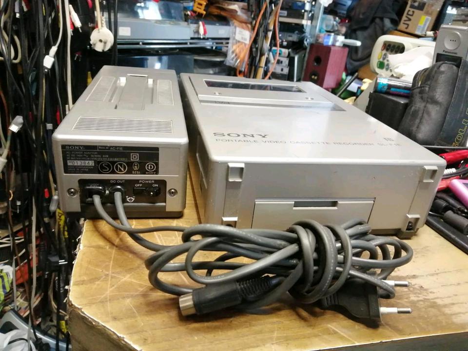 SONY BETAMAX SL-F1E, Videocassettenrecorder + SONY Netzteil!!!