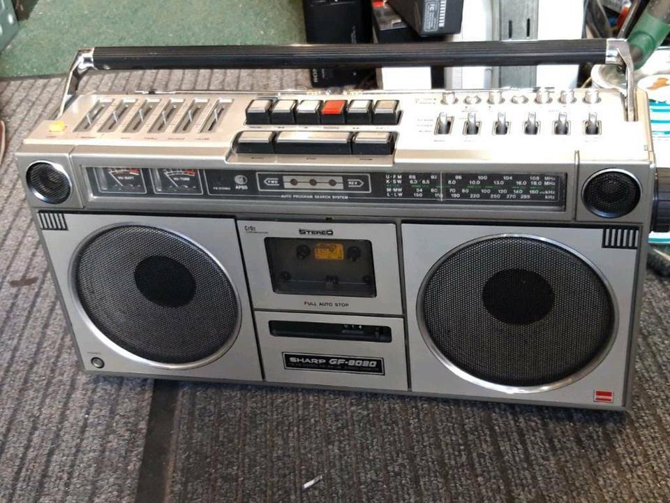 SHARP GF-9090, Stereo Redio-Tape Recorder, etwas DEFEKT!