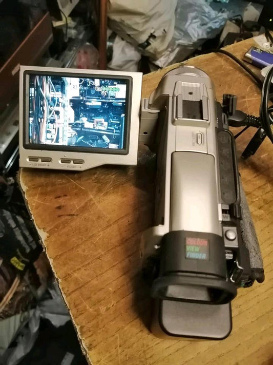 SONY DCR-TRV8E PAL, MiniDV-Videocamera mit Zubehör!!