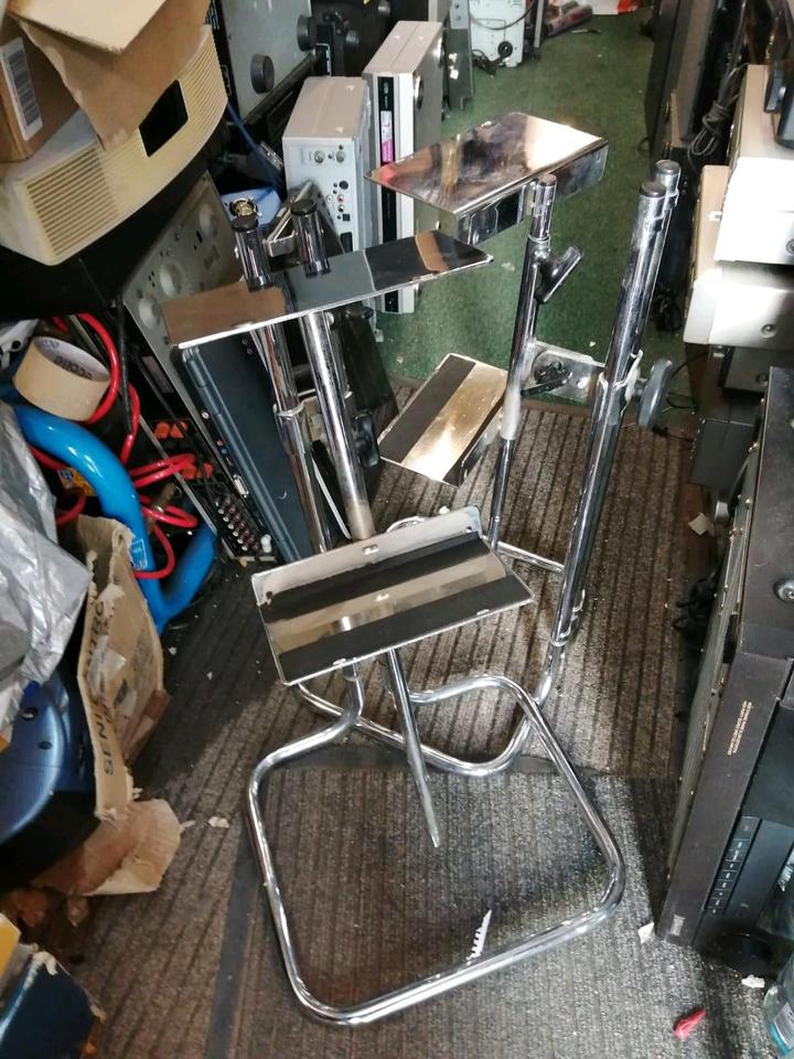 2 Boxen-Ständer (no name), guter Zustand!!!