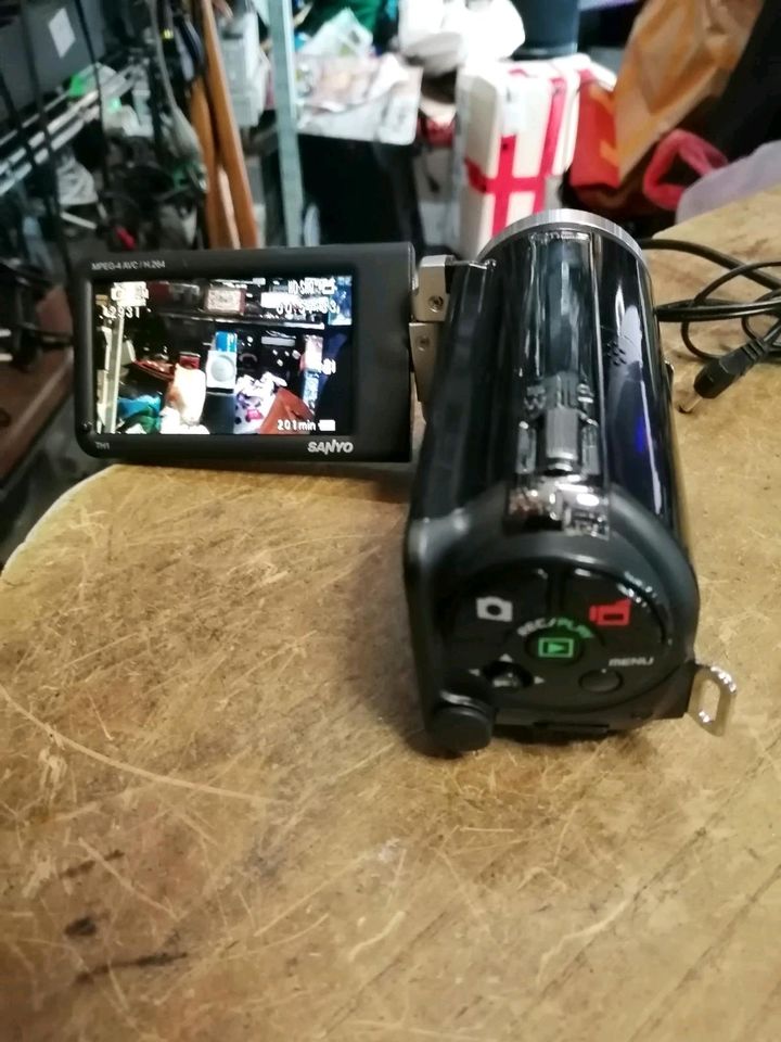 SANYO VPC-TH1EX, Digital Videocamera mit Zubehör, guter Zustand!!