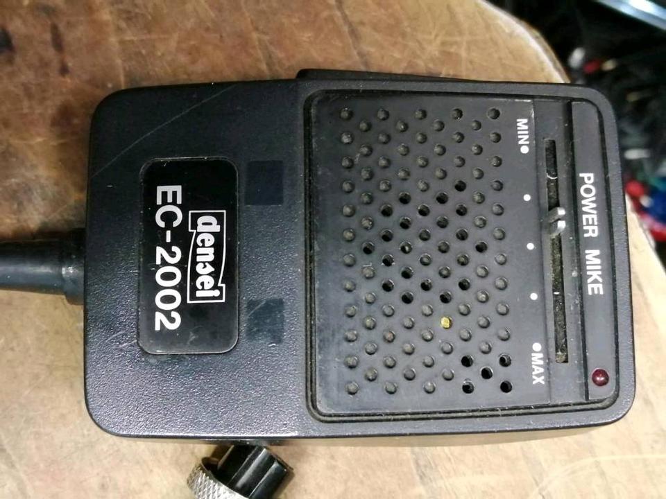 KENWOOD TS-700; VHF/2m Allmode-Transceiver mit Mikrofon