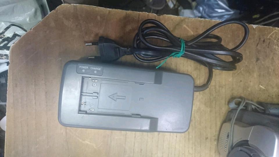 CANON V65 HiE, Videocamera Hi8 und Video 8, mit Zubehör!!