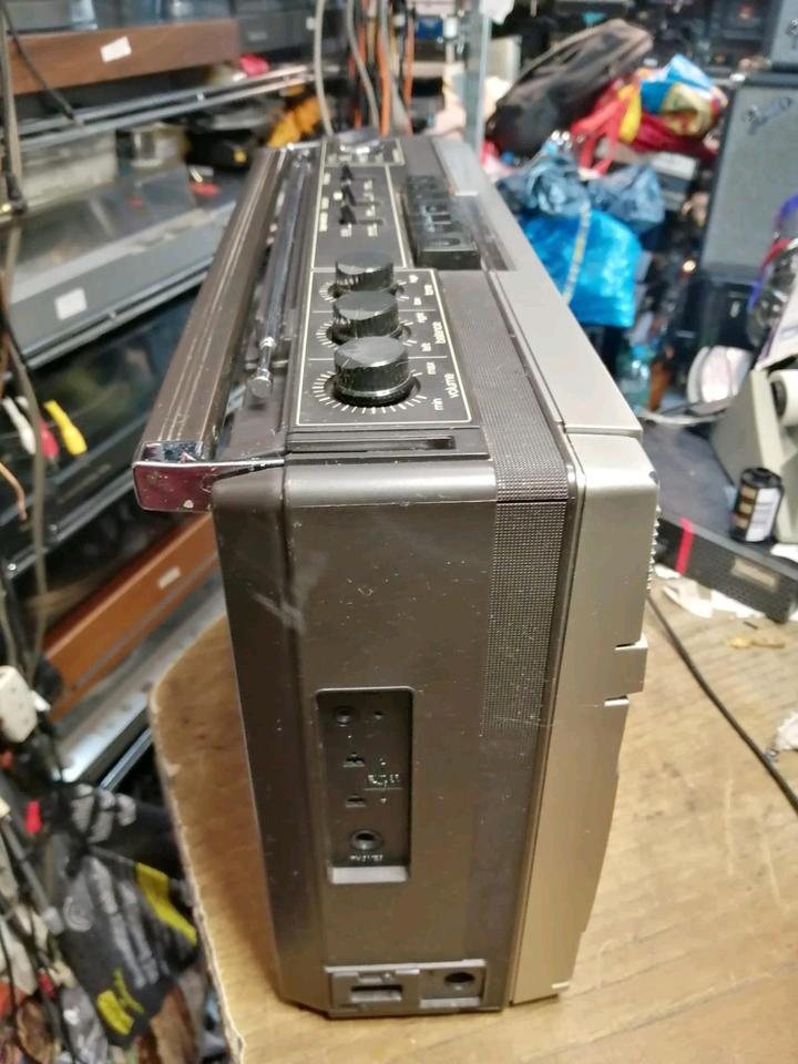 SHARP GF-616H, Radio-Cassetten-Recorder, etwas DEFEKT!!!