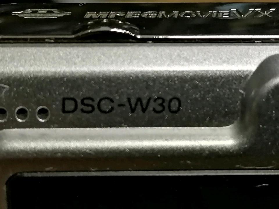 SONY DSC-W30, Digital-Kamera mit Zubehör!! guter Zustand!!