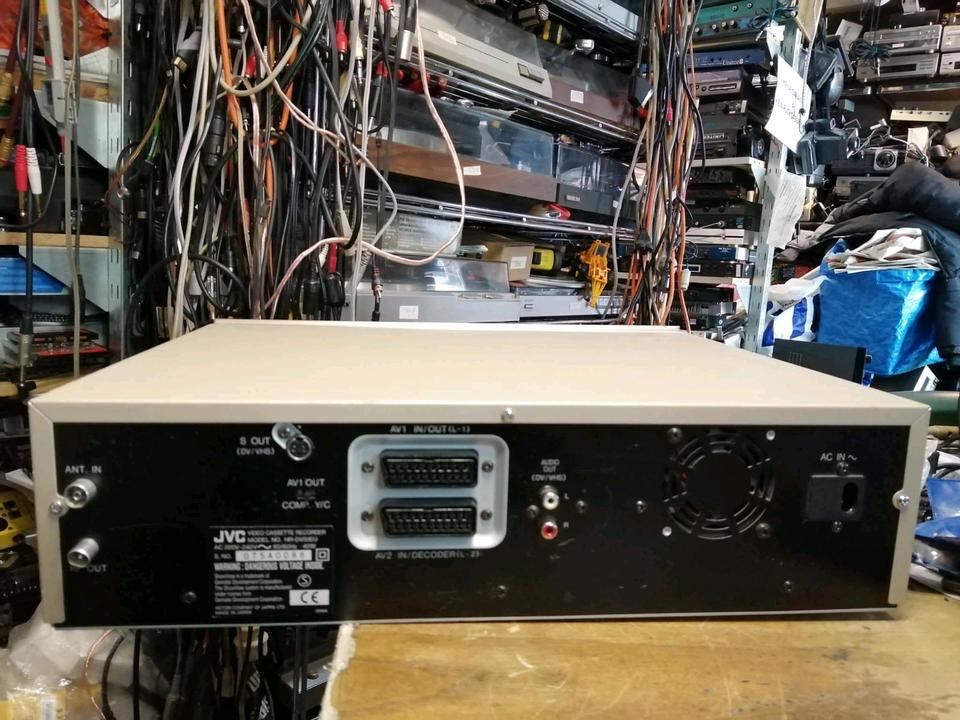 JVC HR-DVS1EU, -VHS-Recorder + Mini-DV-Recorder, etwas DEFEKT!