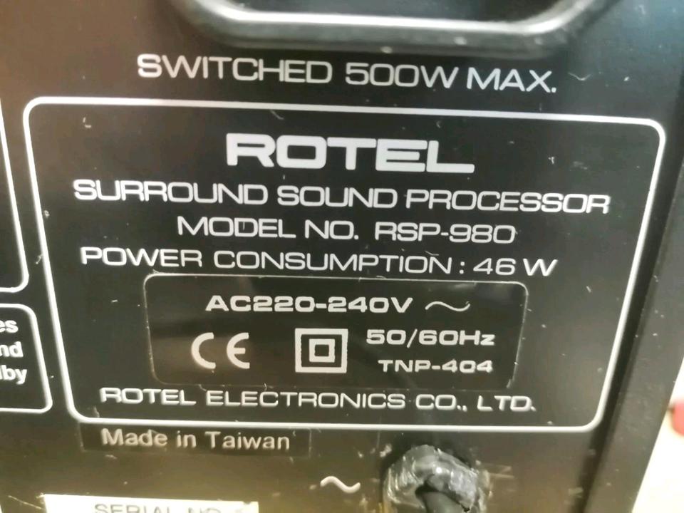 ROTEL RSP-980 Surround Sound Prozessor.