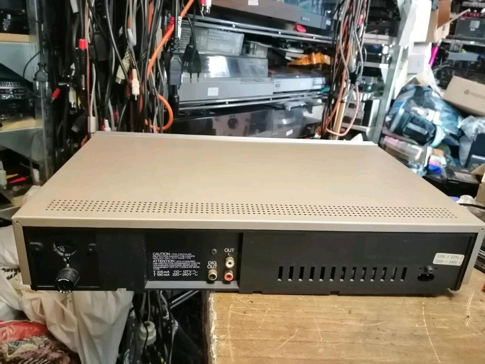 MARANTZ CD-65DX, CD-Player OHNE Fernbedienung, etwas DEFEKT!!