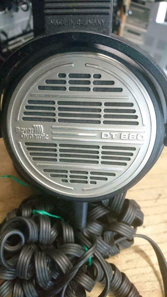 Beyerdynamic DT 880, Kopfhörer mit Spiralkabel 6,3 mm Klinkestecke