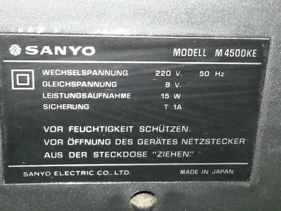 SANYO Modell: M4500 KE, Radio-Cassettenrecorder, etwas DEFEKT!!