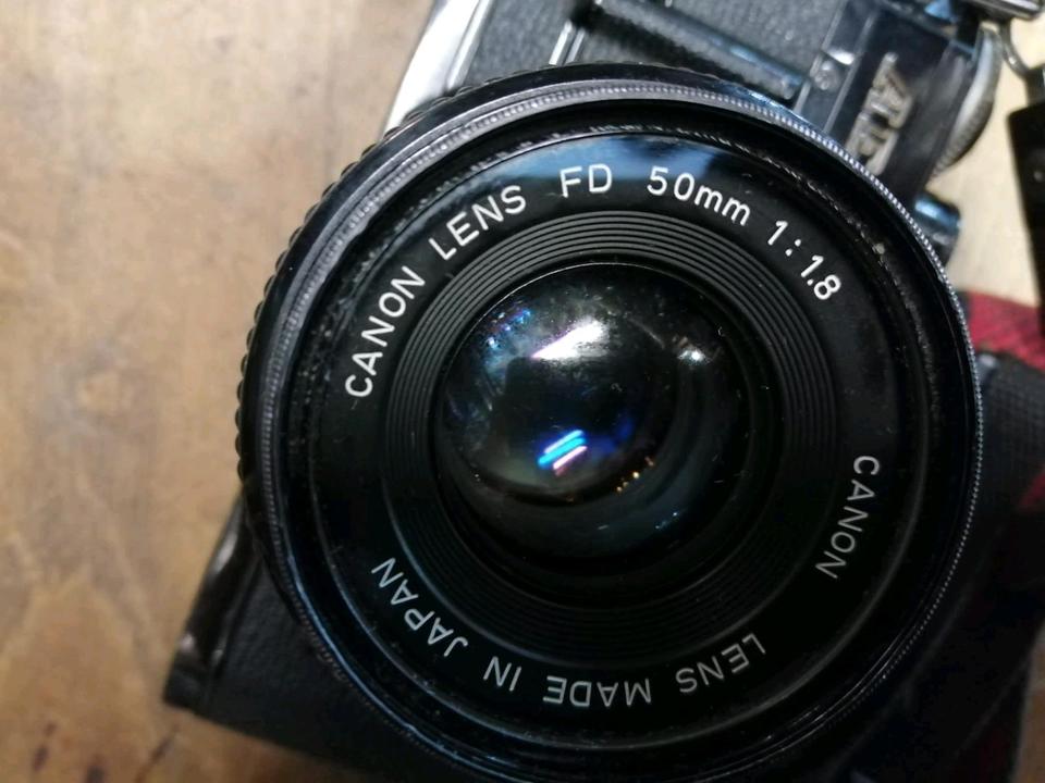 • CANON AE-1, Analog-Kamera + CANON Lens FD Objektiv!!