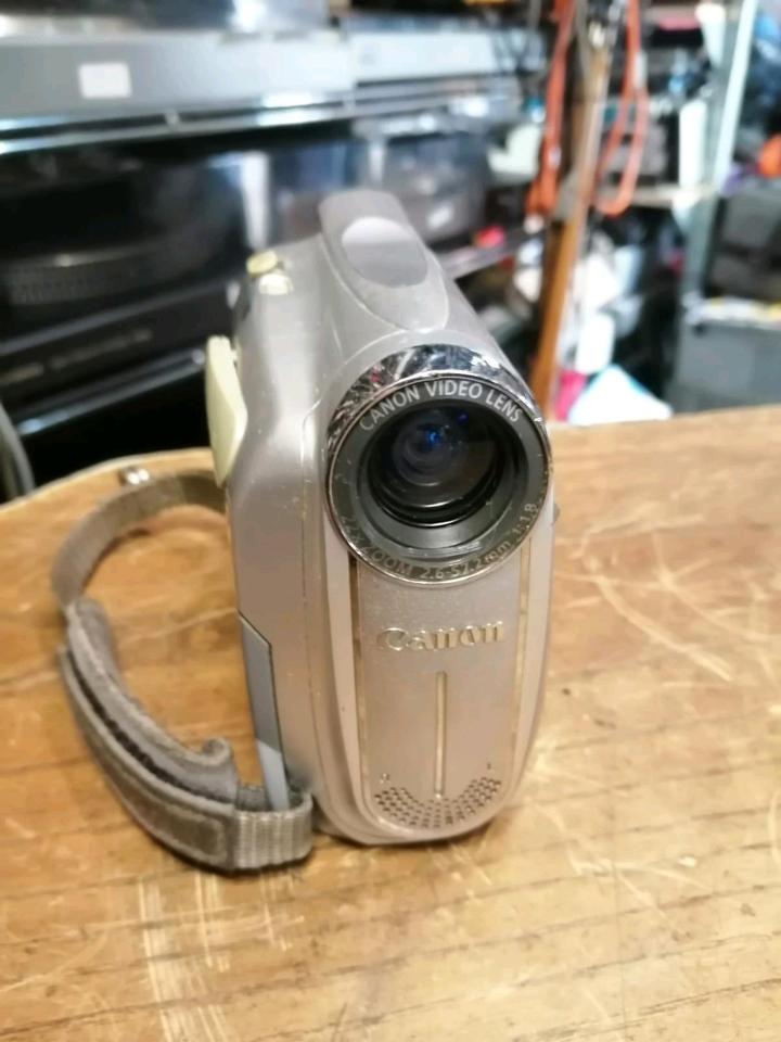 CANON MV890, MiniDV-Videocamera mit Zubehör!!!