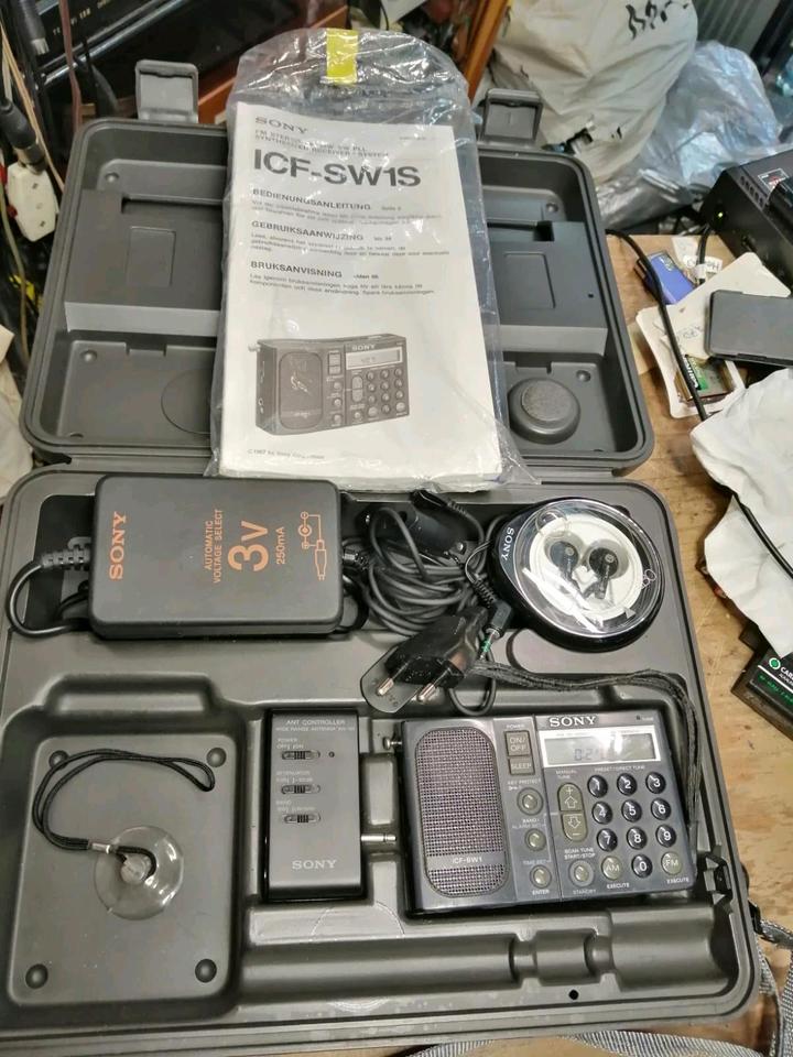 SONY ICF-SW1 Receiver mit und Koffer!!! Guter Zustand!