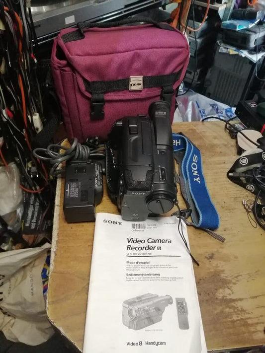 SONY CCD-TR550E, Videocamera Hi8 und Video 8, mit Zubehör!!!
