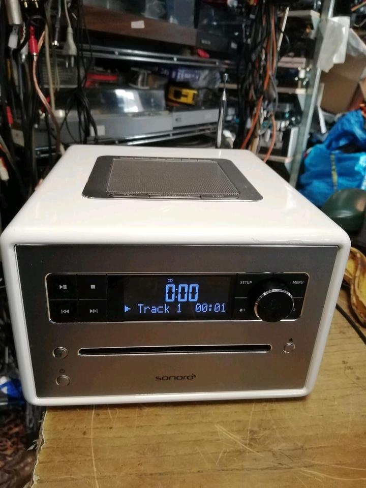 SONORO QUBO-220, CD Digital Radio mit Universal-Adapter (NEU)