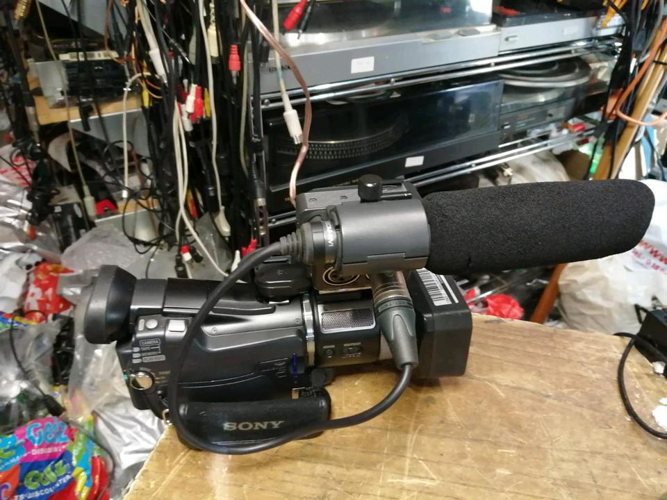 SONY HVR-A1E MiniDV-Videocamera +SONY ECM-NV1 Mikrofon!!