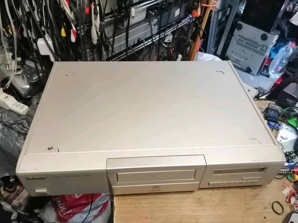 TECHNICS SL-E10, CD-Player, etwas DEFEKT!!