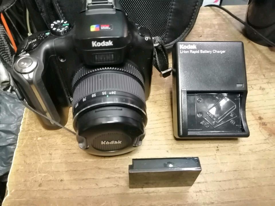 KODAK EasyShare P880, Digital-Kamera mit Zubehör!!!