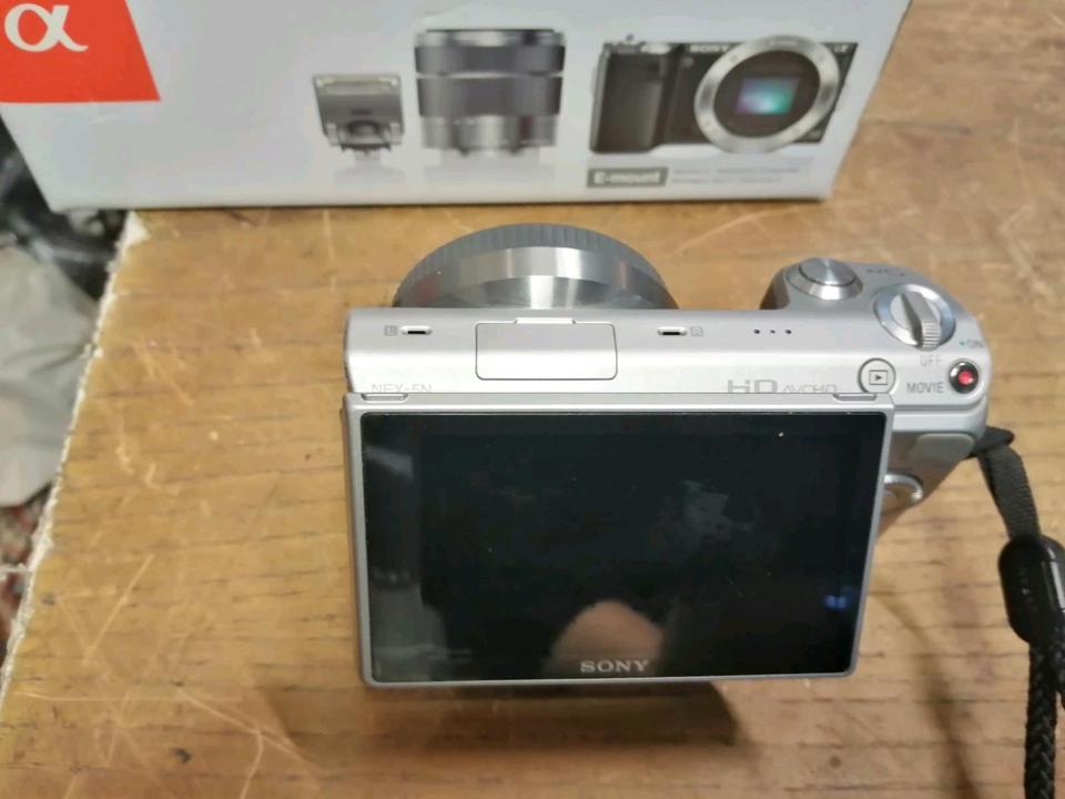 SONY Alpha NEX-5N, Digital-Kamera OHNE OBJEKTIV!! Zubehör!