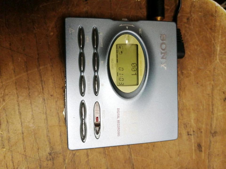 SONY MZ-R91, portabler MiniDiscman mit Original-Adapter!!