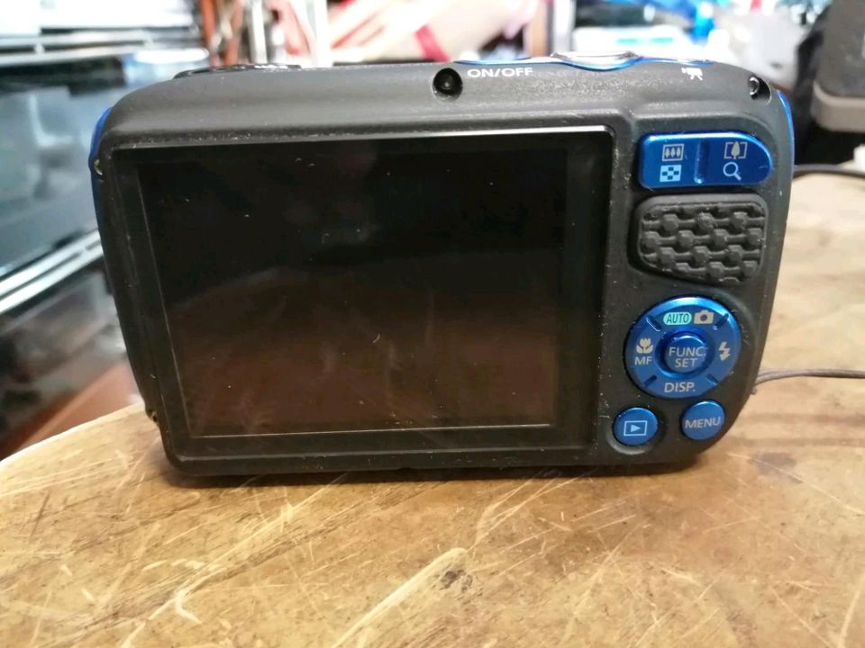 CANON PowerShot D30, Digital-Kamera mit Zubehör!!!