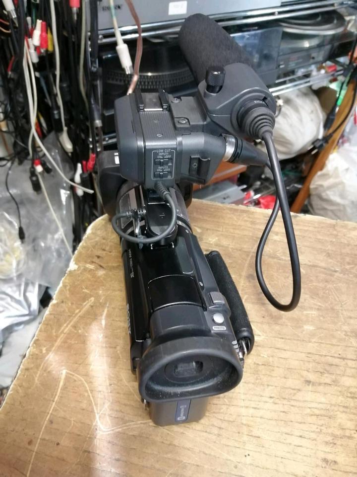 SONY HVR-A1E MiniDV-Videocamera +SONY ECM-NV1 Mikrofon!!