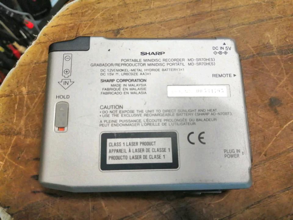 2 SHARP Minidisc-Recorder: MD-MS702H + MD-SR70H, DEFEKT!!!