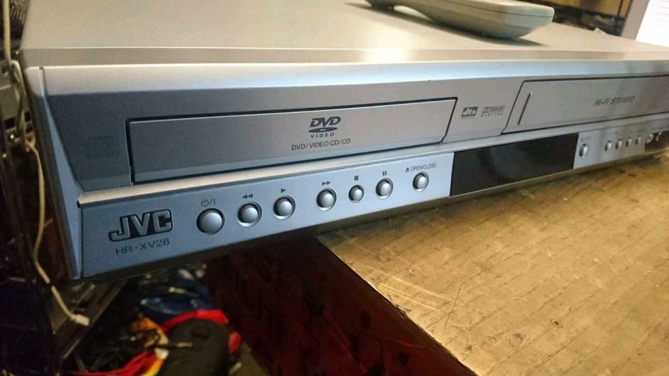 JVC HR-XV28SE, DVD-Player/Videocassettenrecorder, Kombigerät