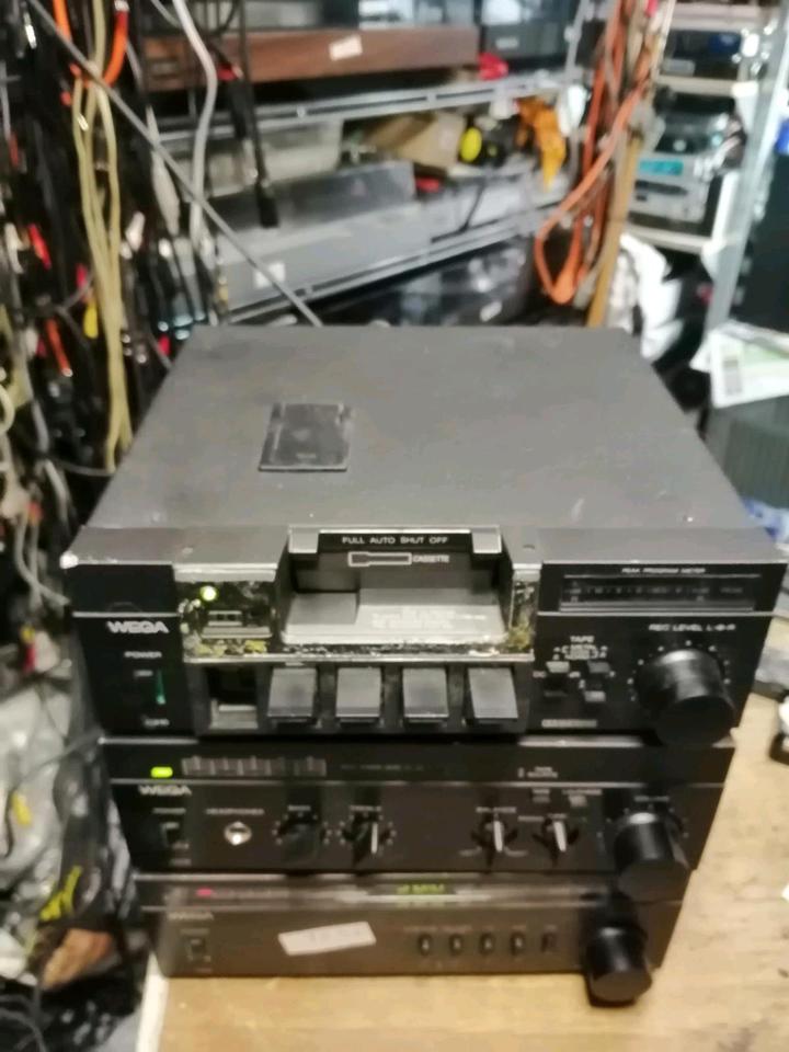 WEGA: V210 Amplifier, C210 Cassetten-Deck(DEFEKT) + T210 Tuner!!