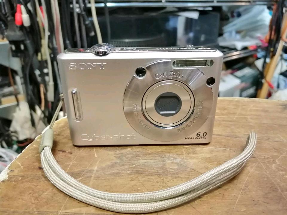 SONY DSC-W30, Digital-Kamera mit Zubehör!! guter Zustand!!